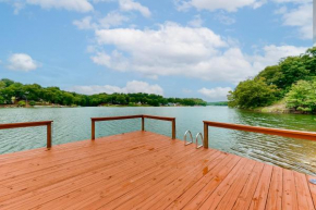The Happy Place on Lake Avalon